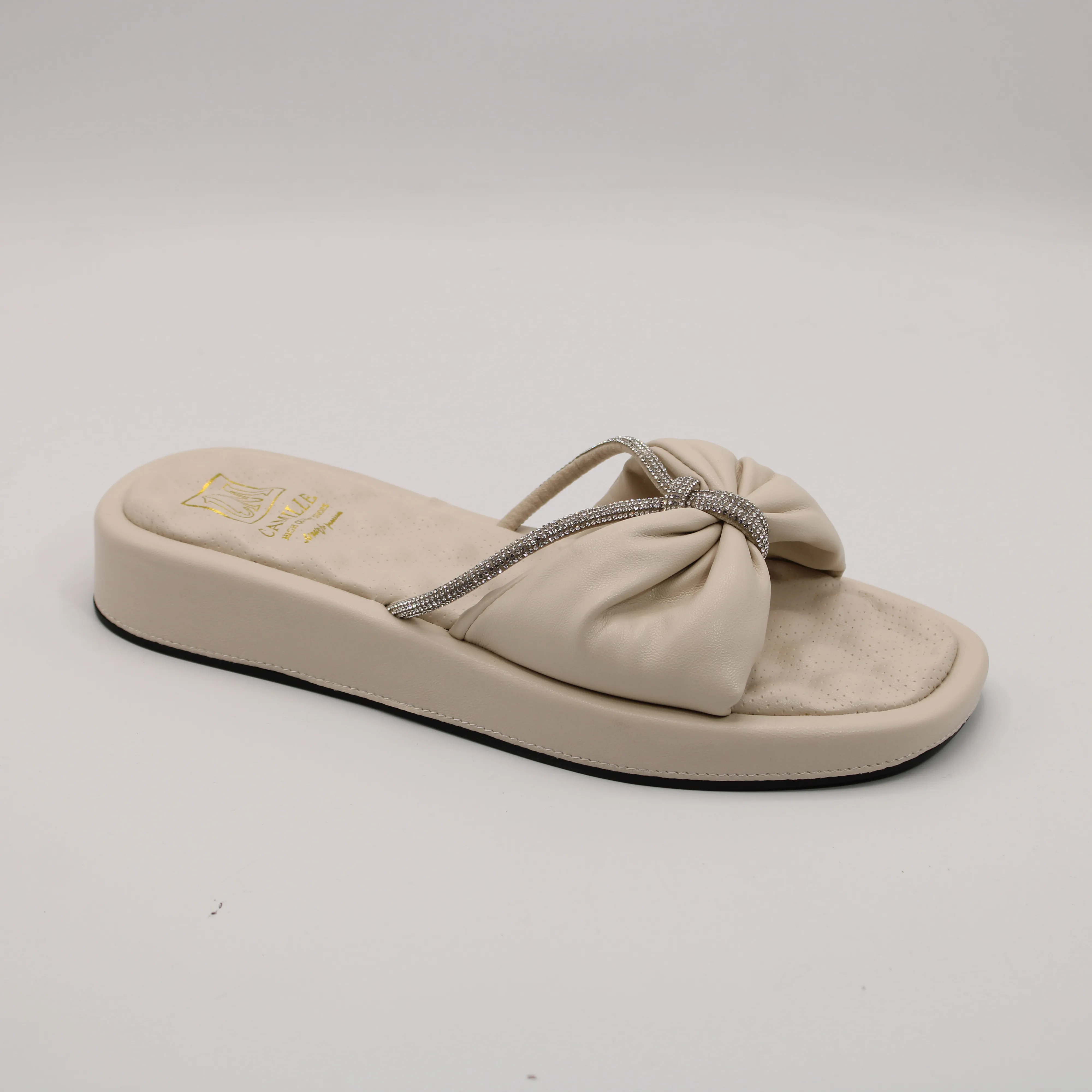 Женские шлепанцы бежевого цвета CAMILLE BS01-1487