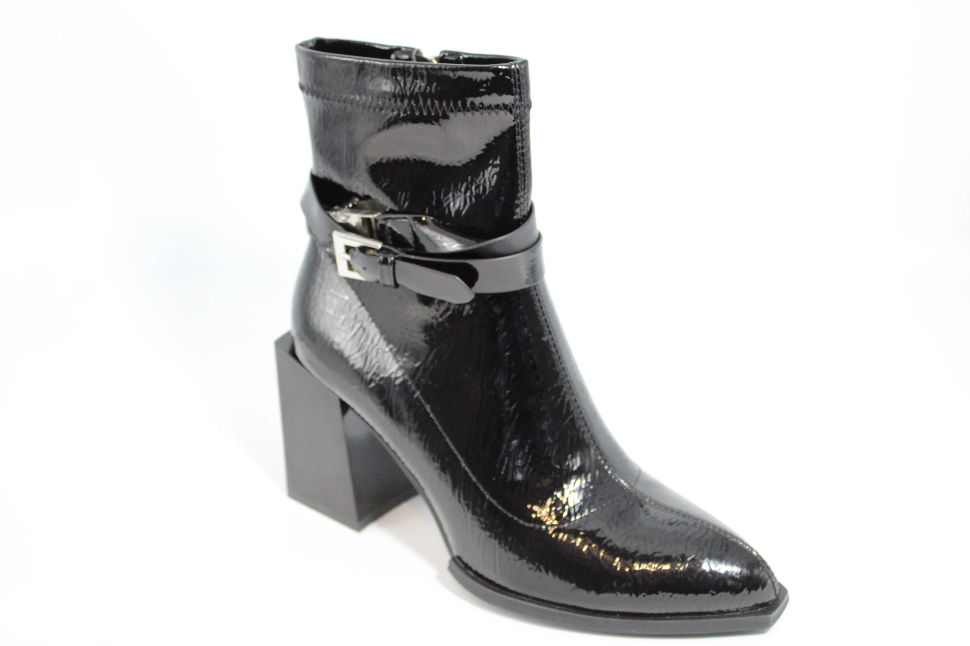 Женские весенние ботильоны черного цвета ADMLIS BS02-1013