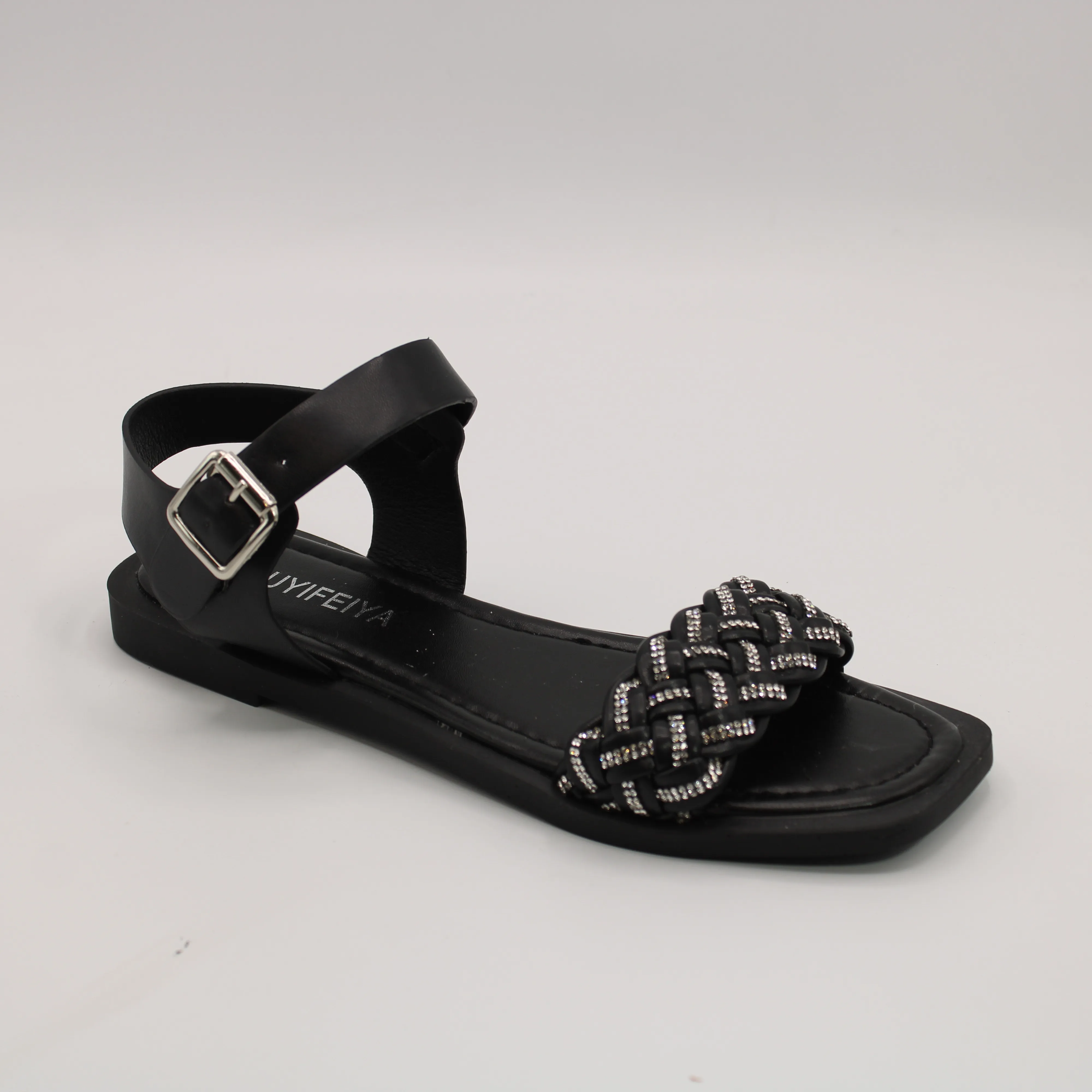 Женские босоножки черного цвета SUYIFEIYA BS01-1296