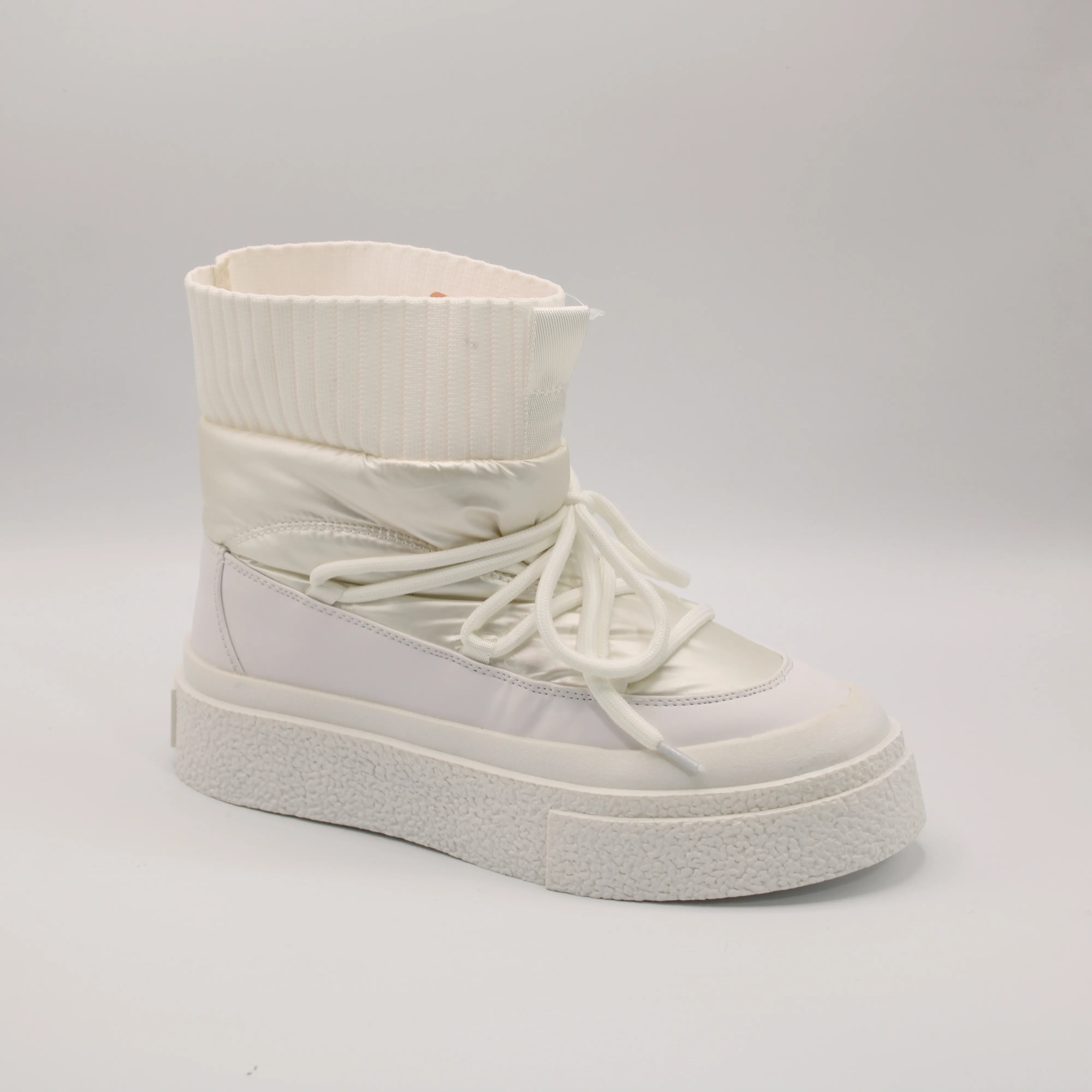 Женские ботинки белого цвета белого цвета РАДУГА BS02-1822