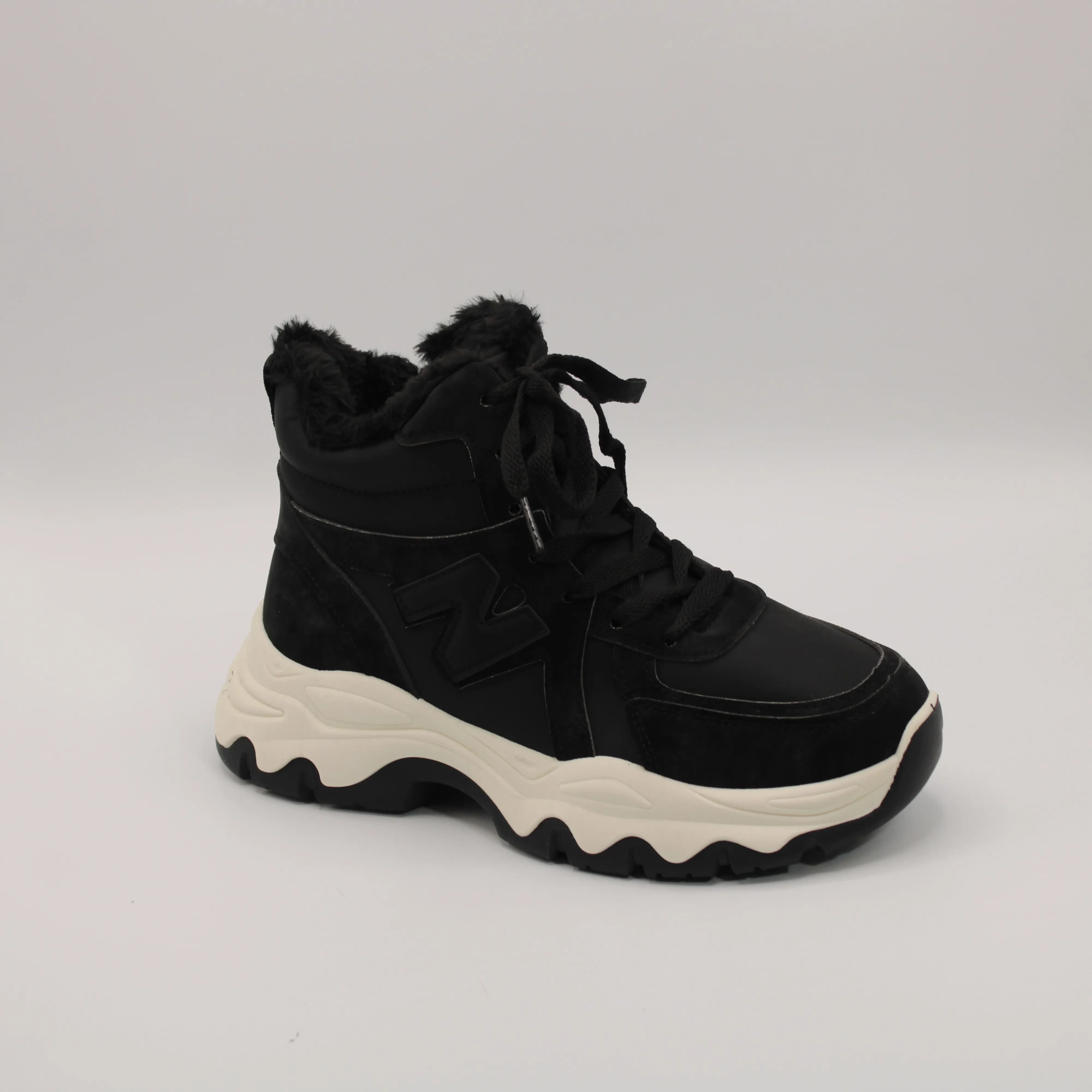 Женские кроссовки черного цвета MERGE MAX BS01-1589