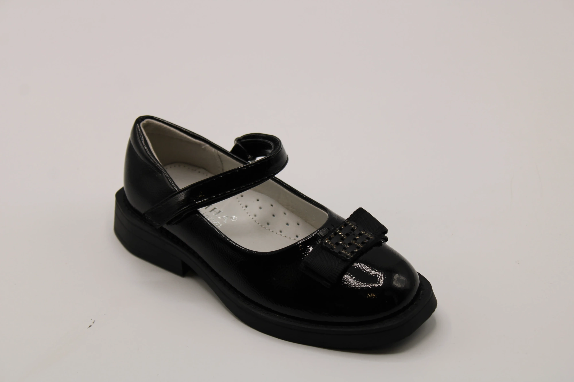 Детские туфли черного цвета ИРИНА BS05-716