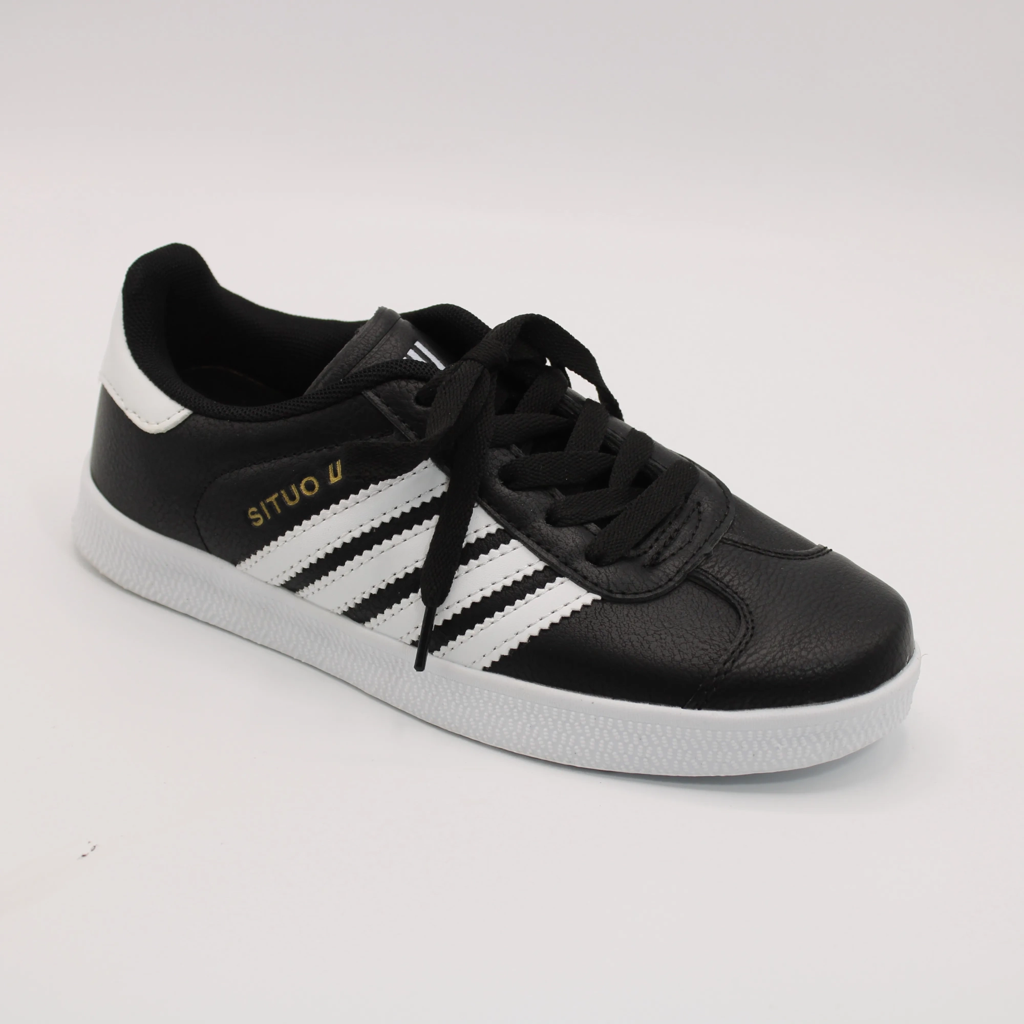 Мужские кроссовки черного цвета SITUO BS01-1320
