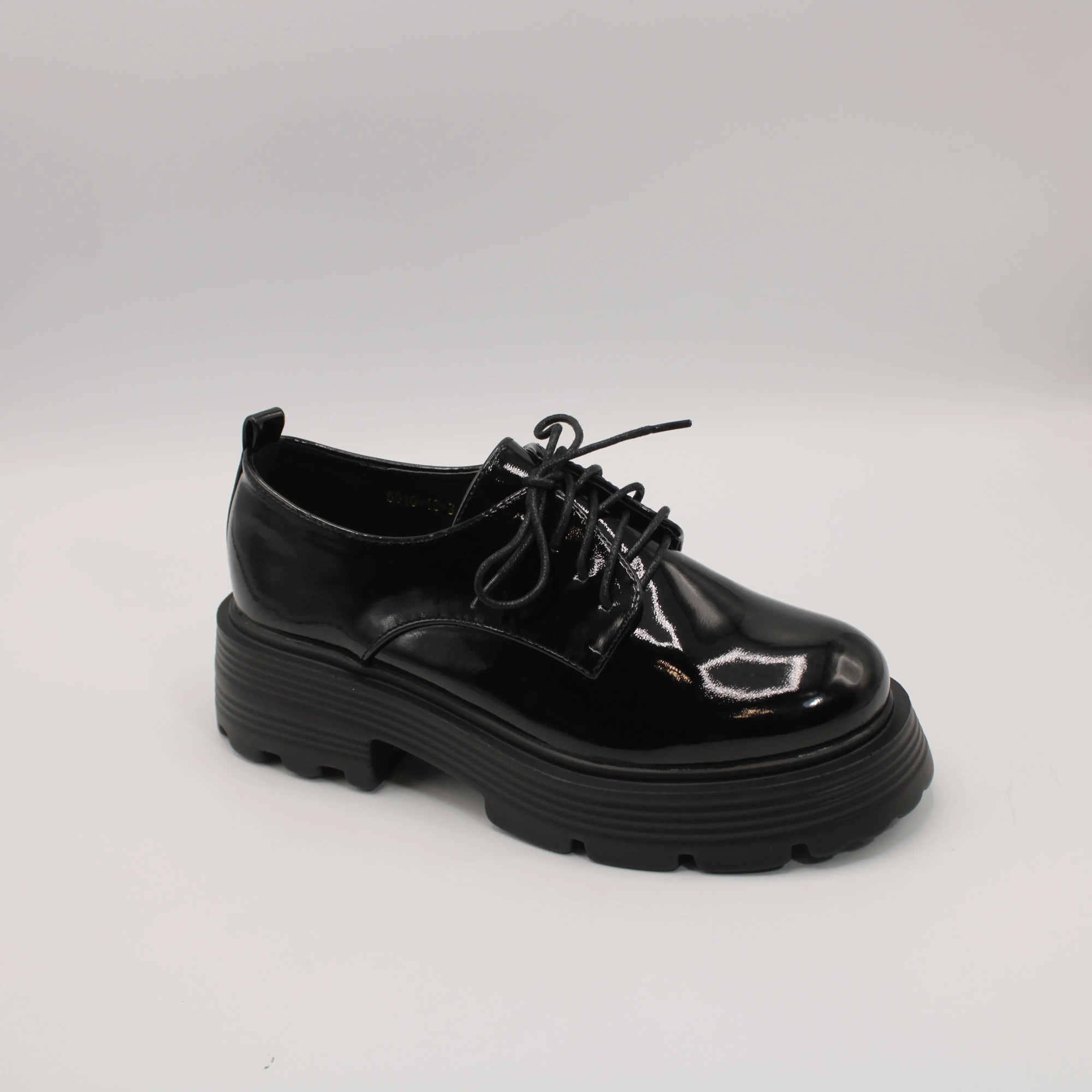 Женские туфли черного цвета MERGE MAX BS01-1557