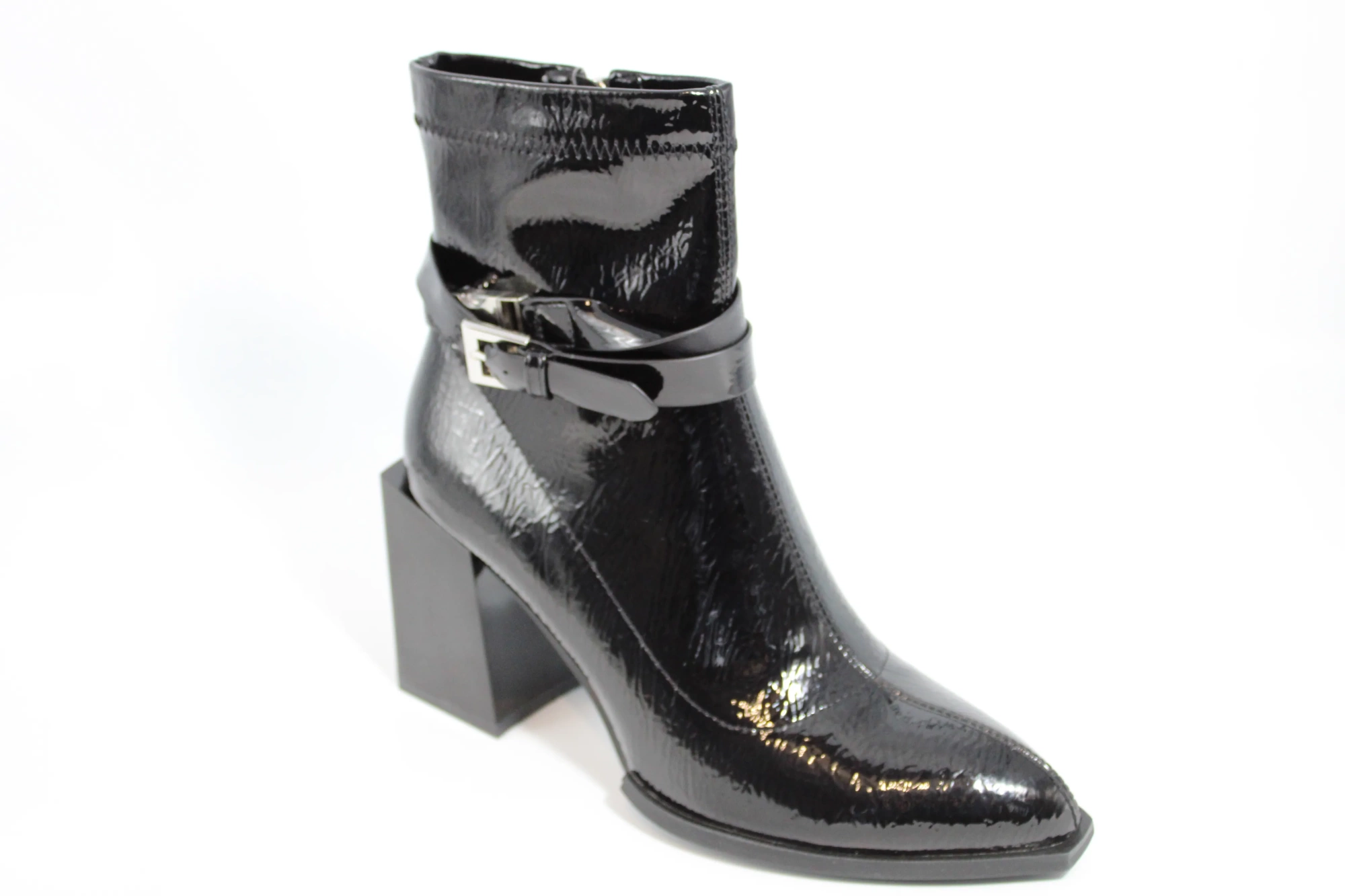 Женские весенние ботильоны черного цвета ADMLIS BS02-1013