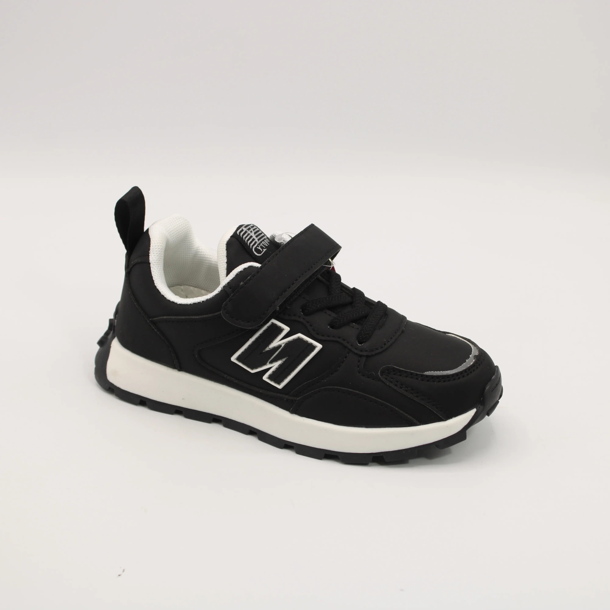 Детские кроссовки черного цвета YTOP BS03-3400