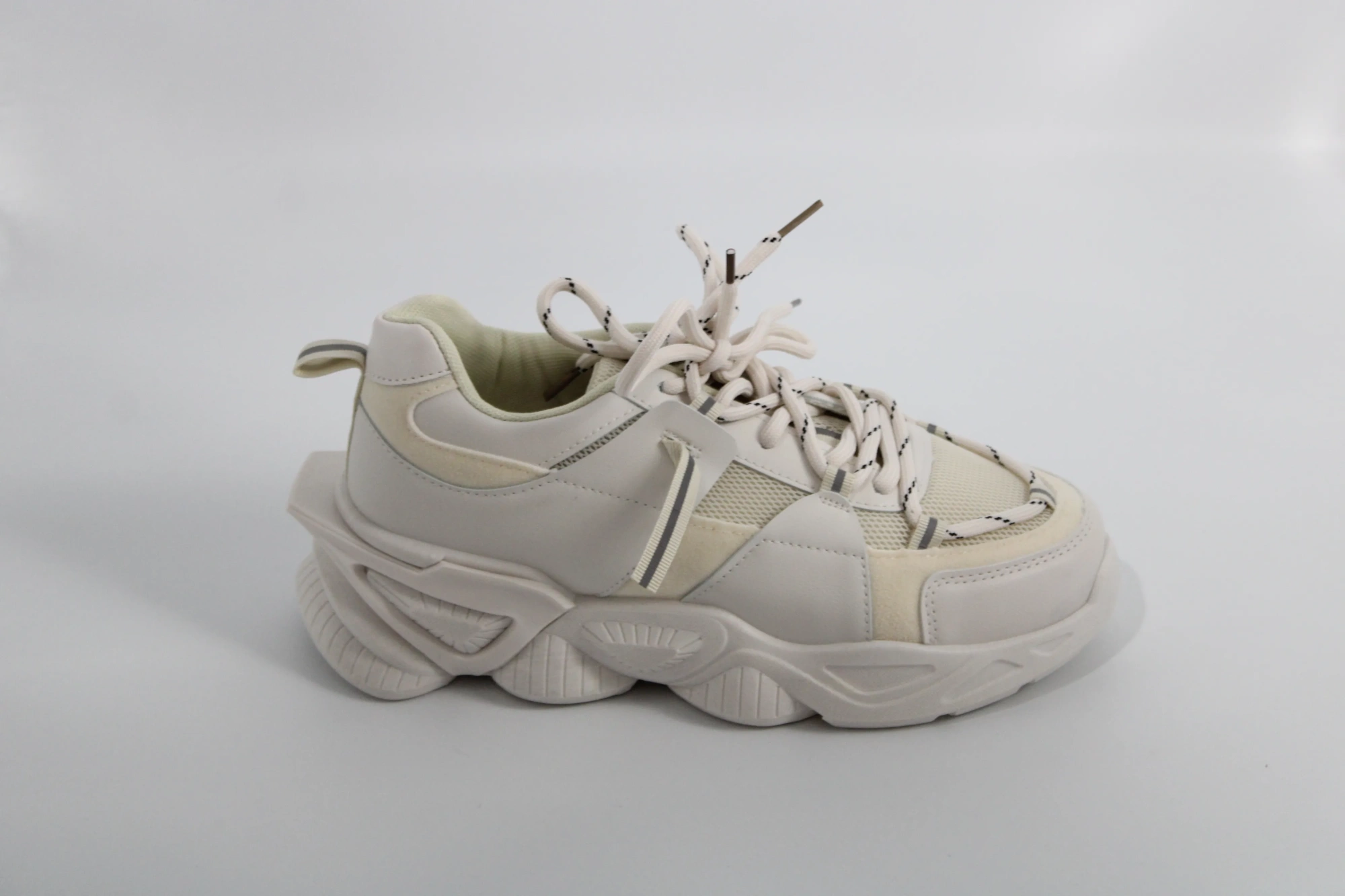 Женские весенние кроссовки бежевого цвета MEGER BS02-991