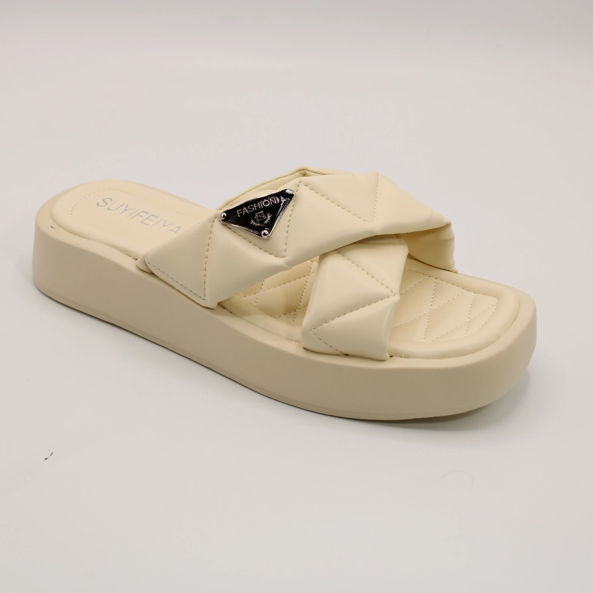 Женские шлепанцы бежевого цвета SUYIFEIYA BS01-1288