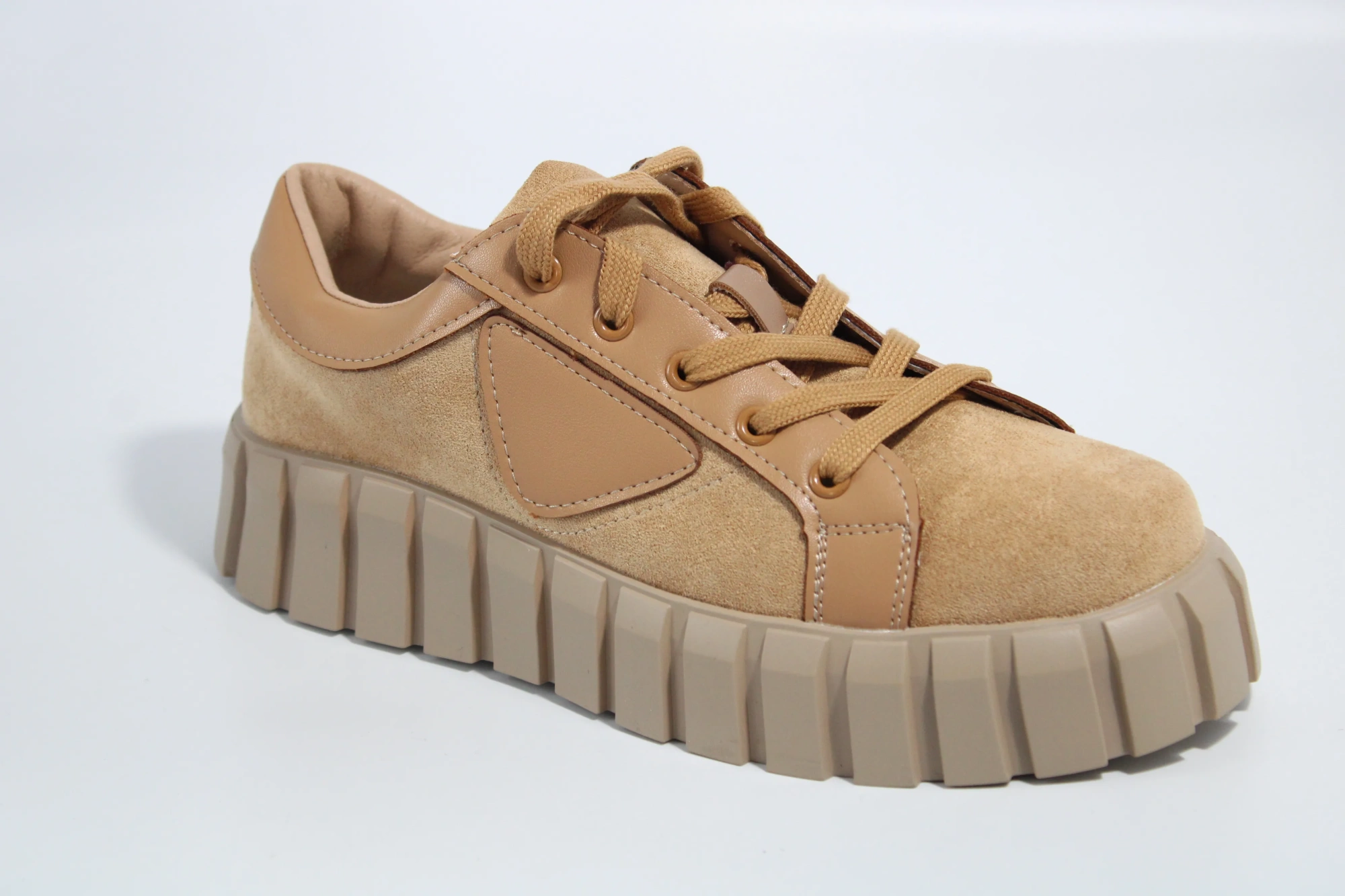 Женские весенние кроссовки коричневого цвета RAFFAELLO BS02-1017