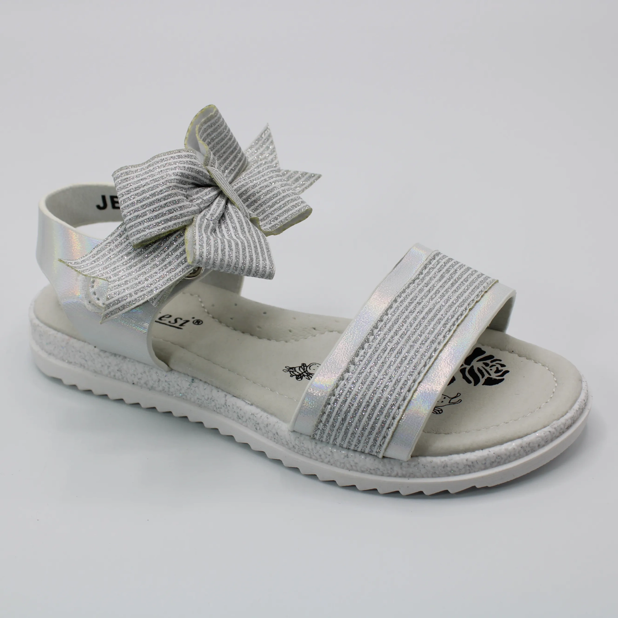 Детские летние босоножки серебряного цвета MEITESI BS06-179