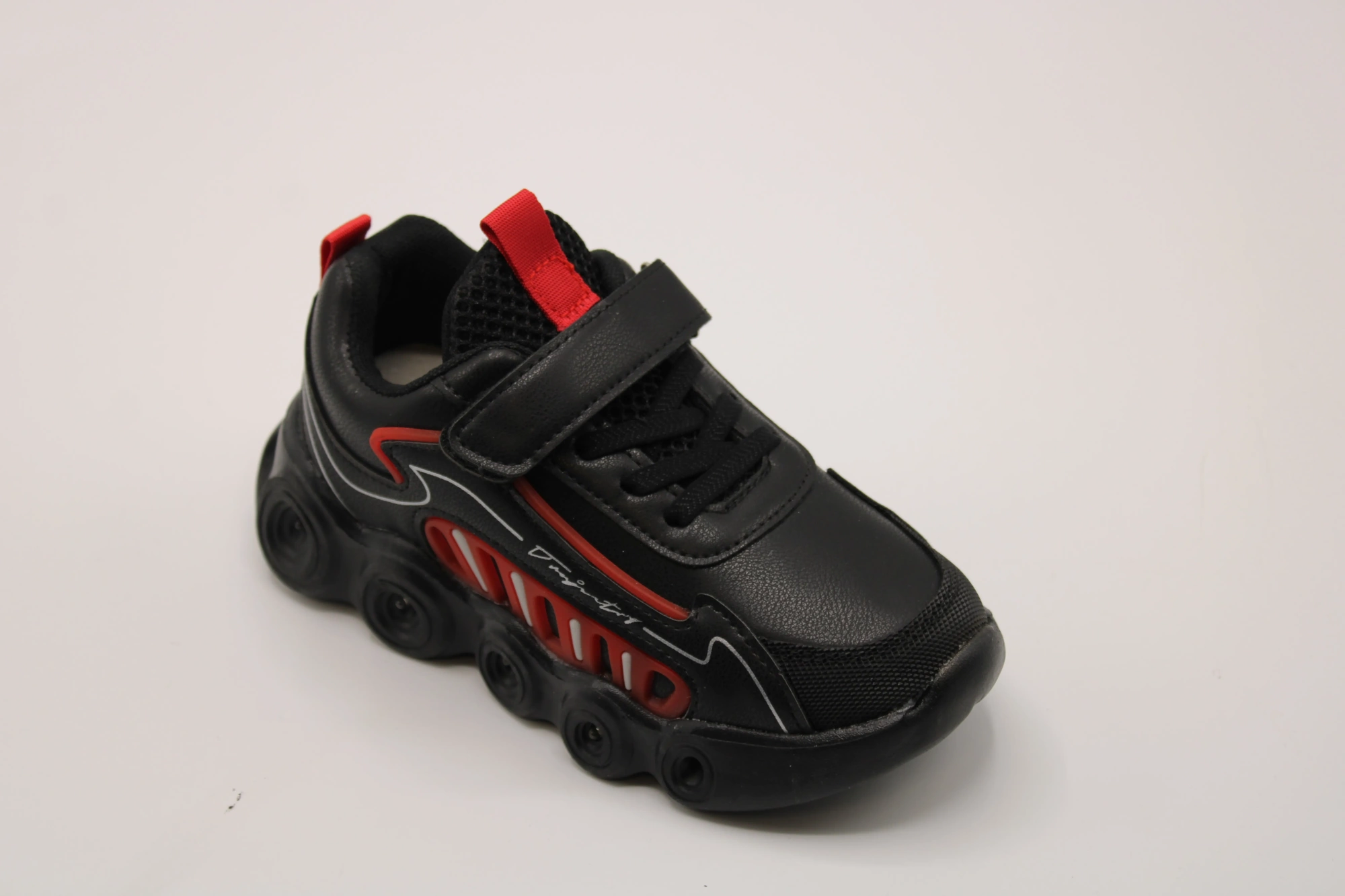 Детские кроссовки черного цвета YTOP BS05-687