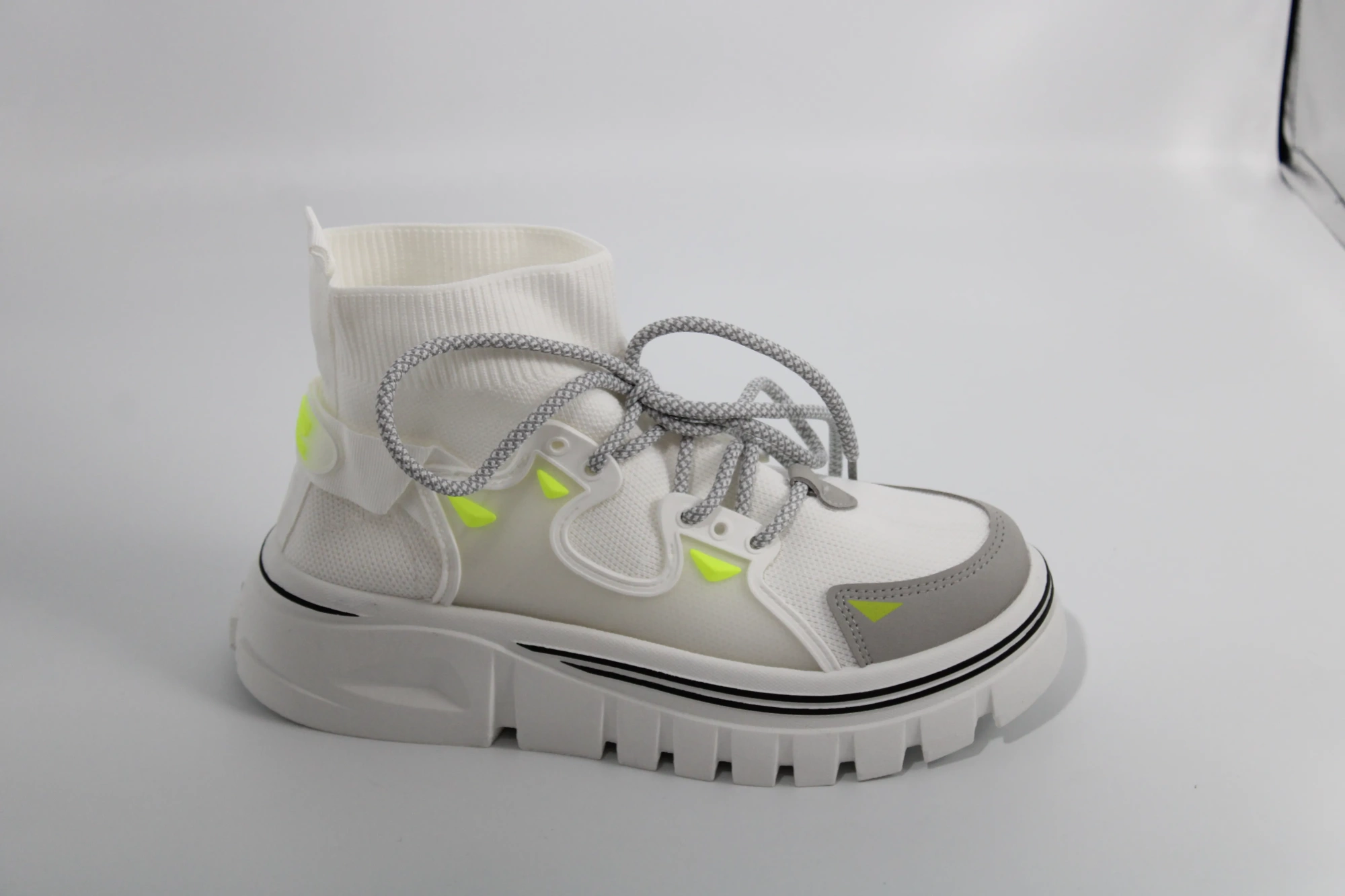 Женские весенние ботинки белого цвета MEGER BS02-990