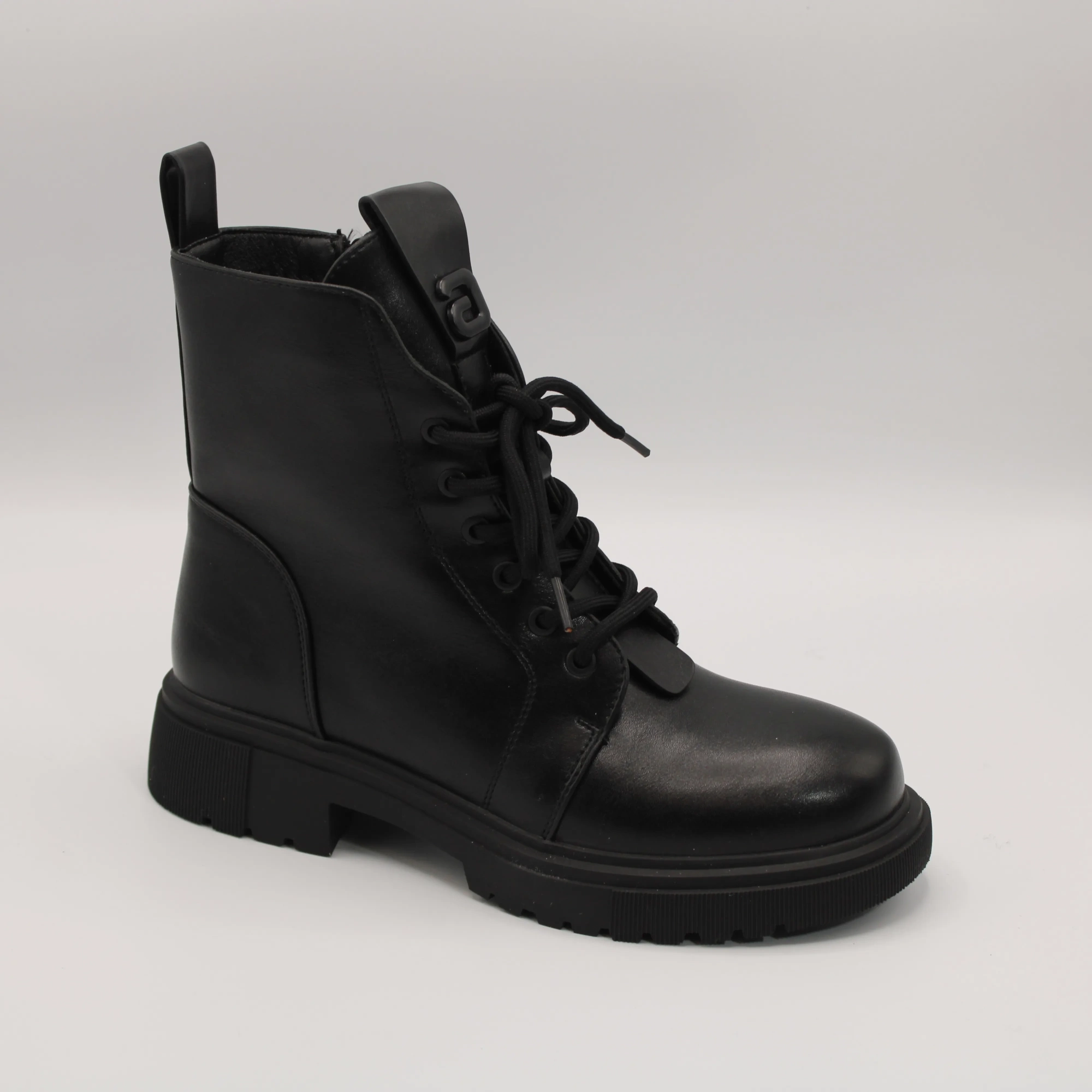 Женские ботинки черного цвета MOMOTARI BS01-1649