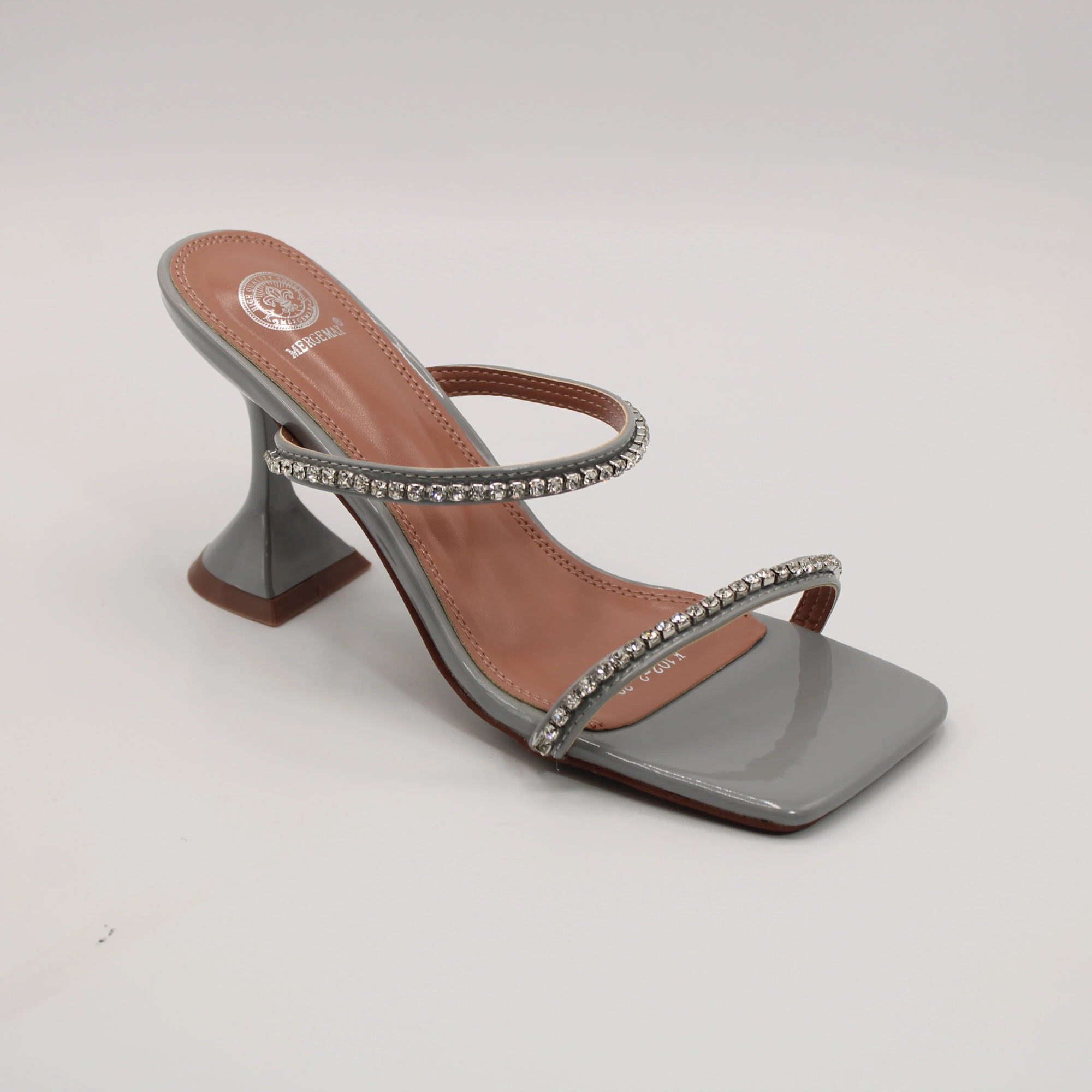 Женские шлепанцы серого цвета MERGE MAX BS01-1264