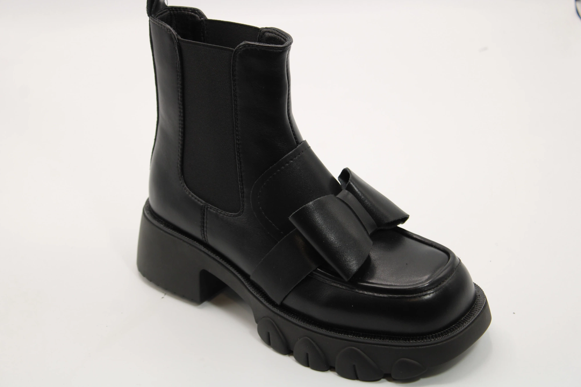 Женские ботинки черного цвета LUTA BS01-1355