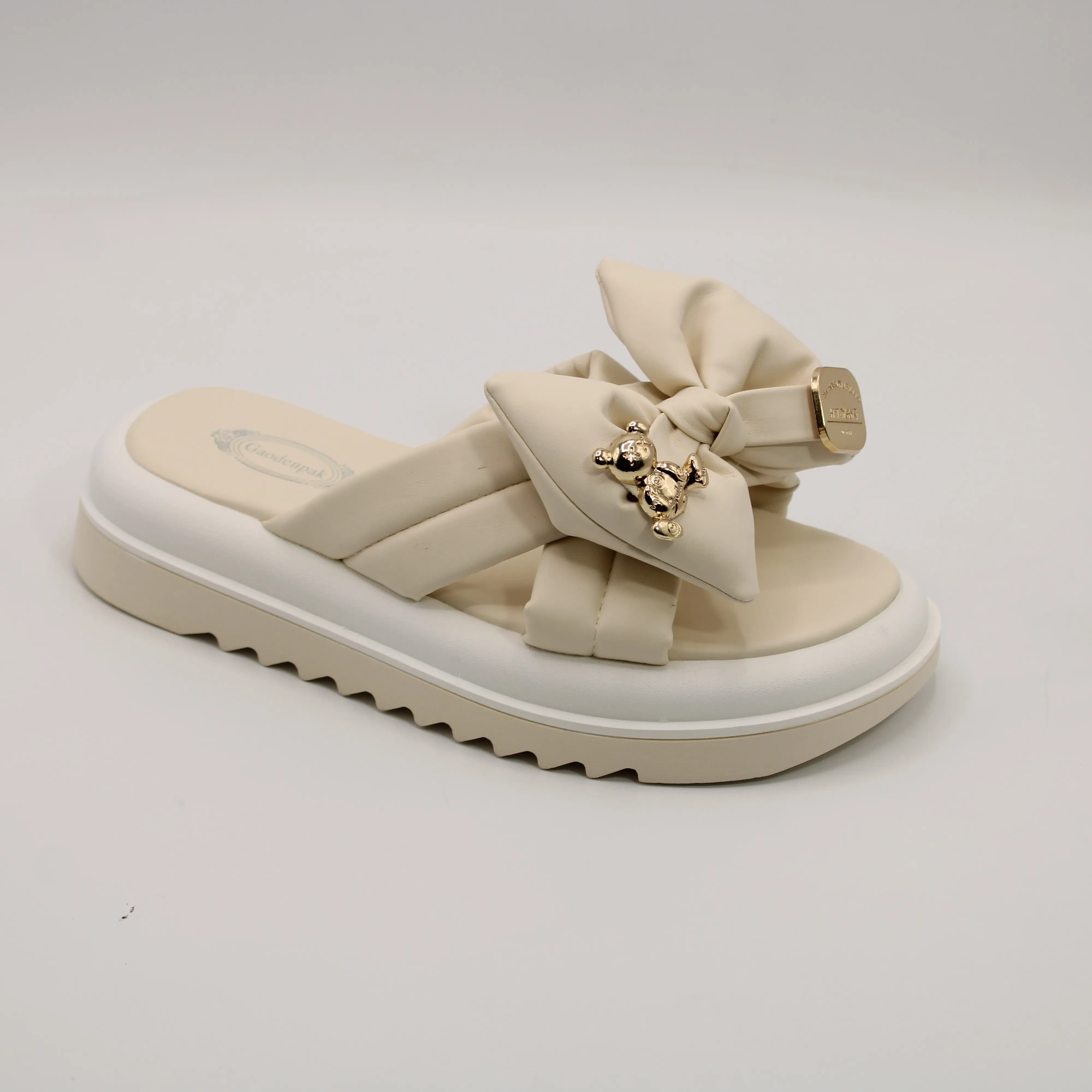 Женские шлепанцы бежевого цвета GAODENPAK BS02-1681