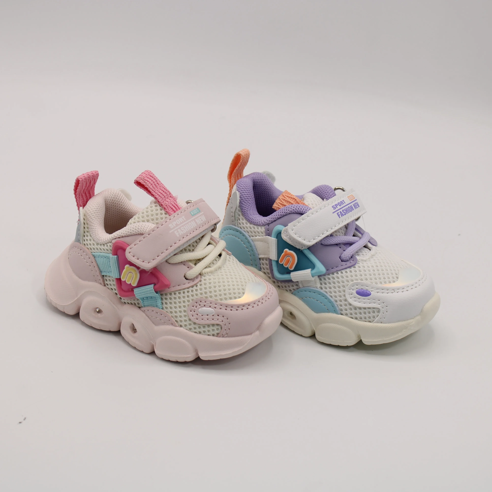 Детские кроссовки различных цветов BOYS AND GIRLS BS05-948