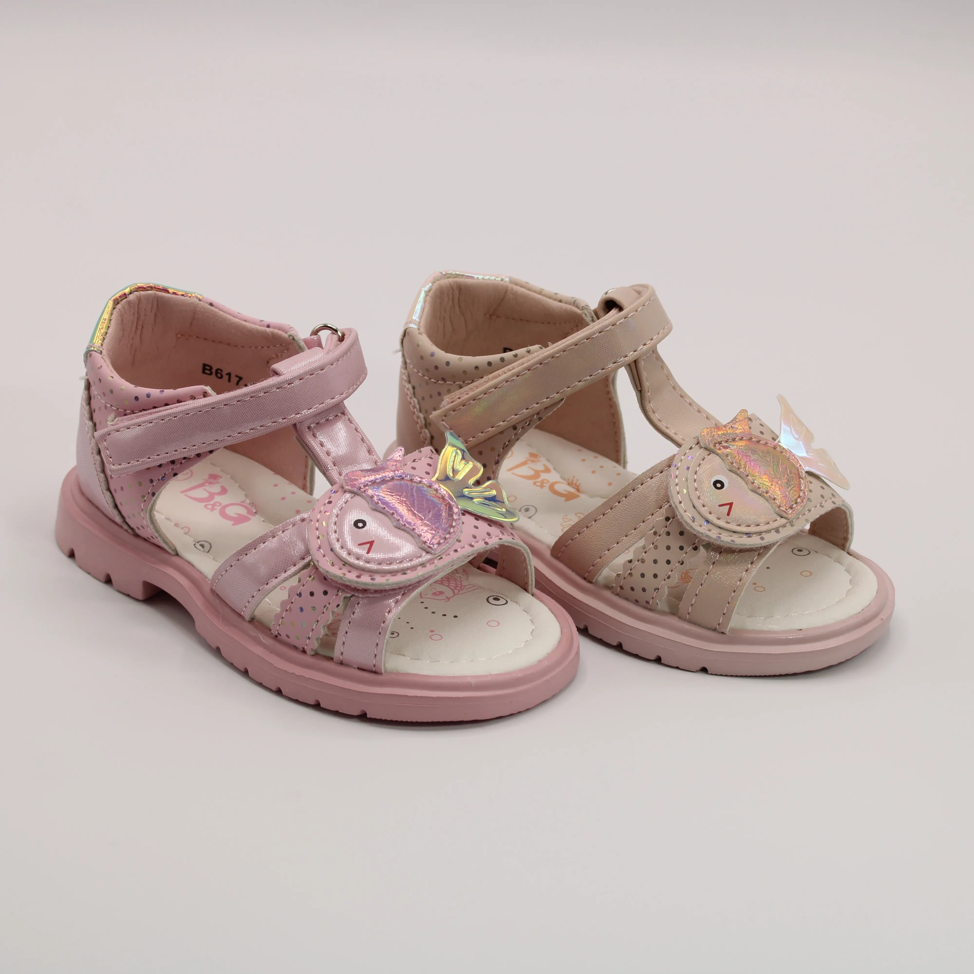 Детские босоножки различных цветов BOYS AND GIRLS BS05-543