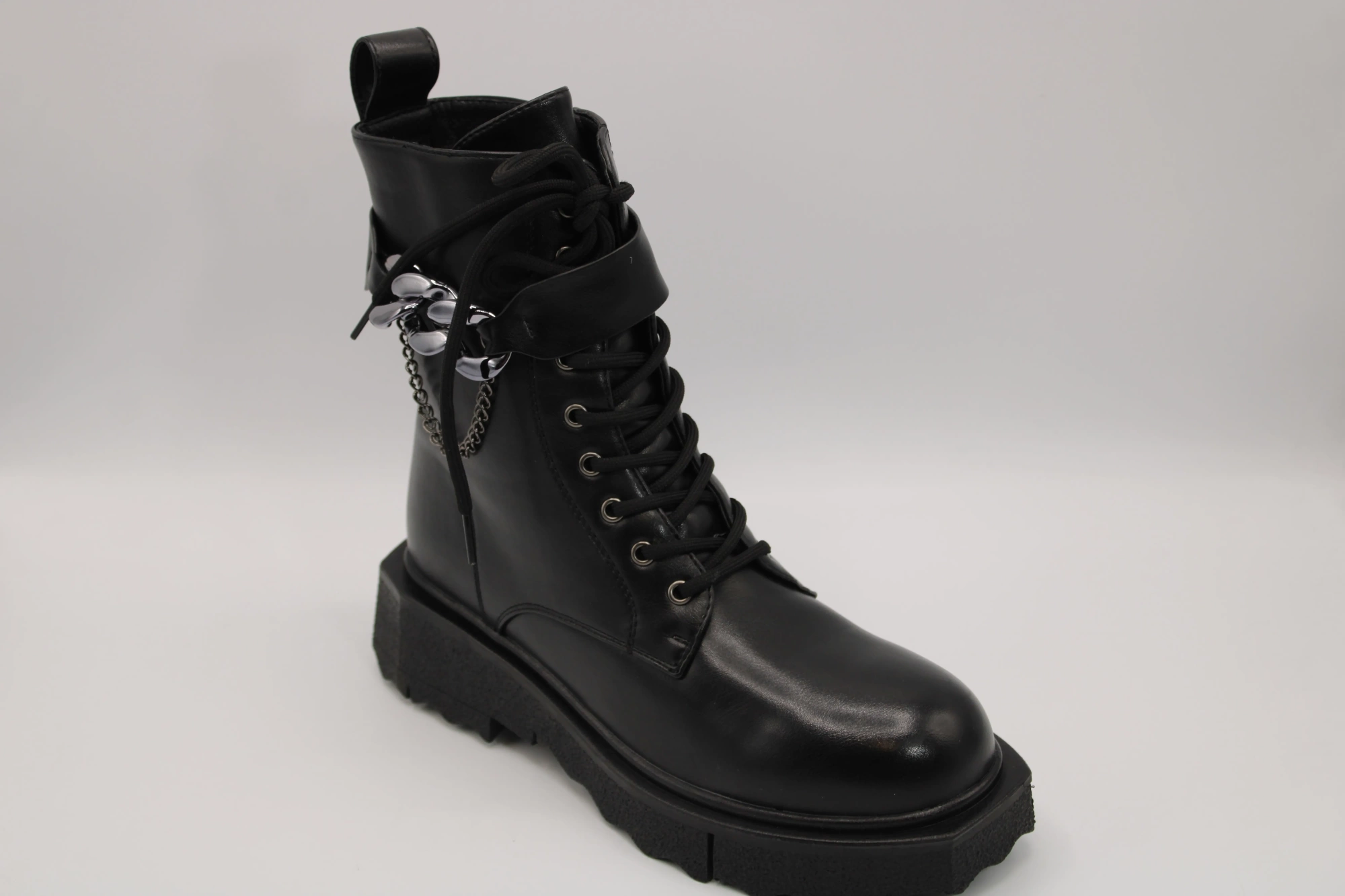 Женские ботинки черного цвета ADMLIS BS01-1162