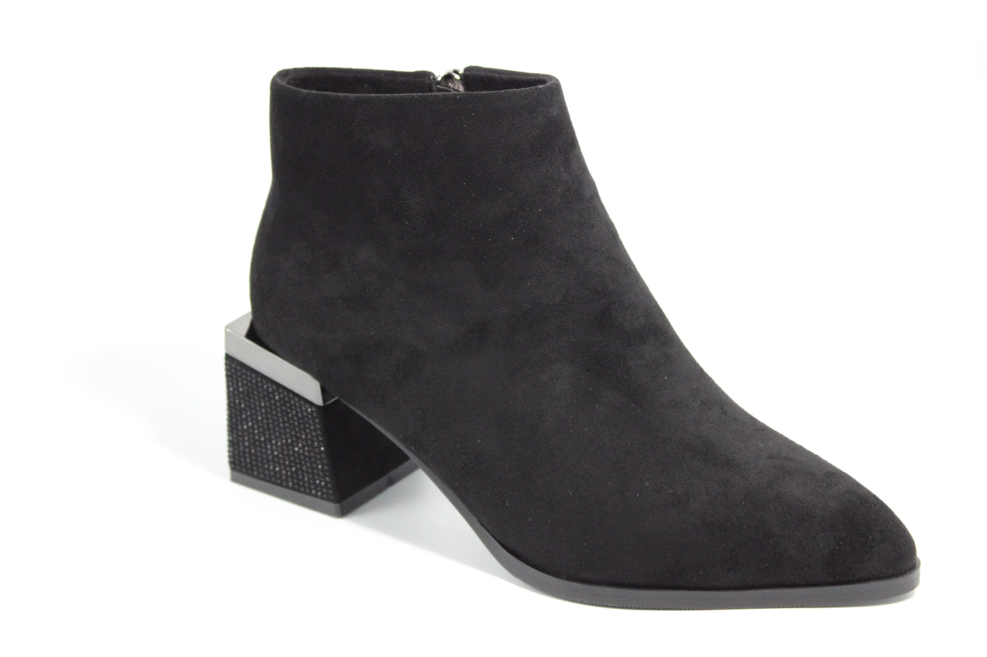 Женские весенние ботильоны черного цвета ADMLIS BS02-1016