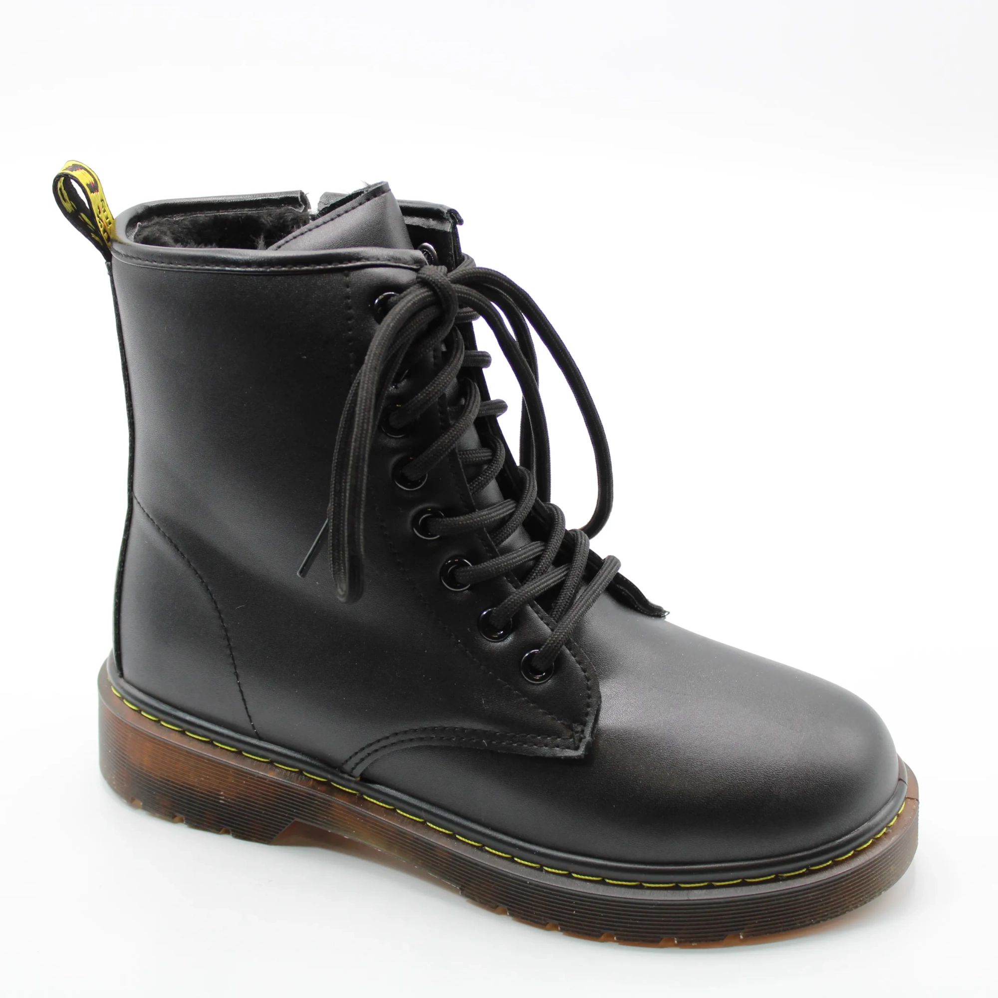 Женские зимние ботинки черного цвета MERGE BS01-924