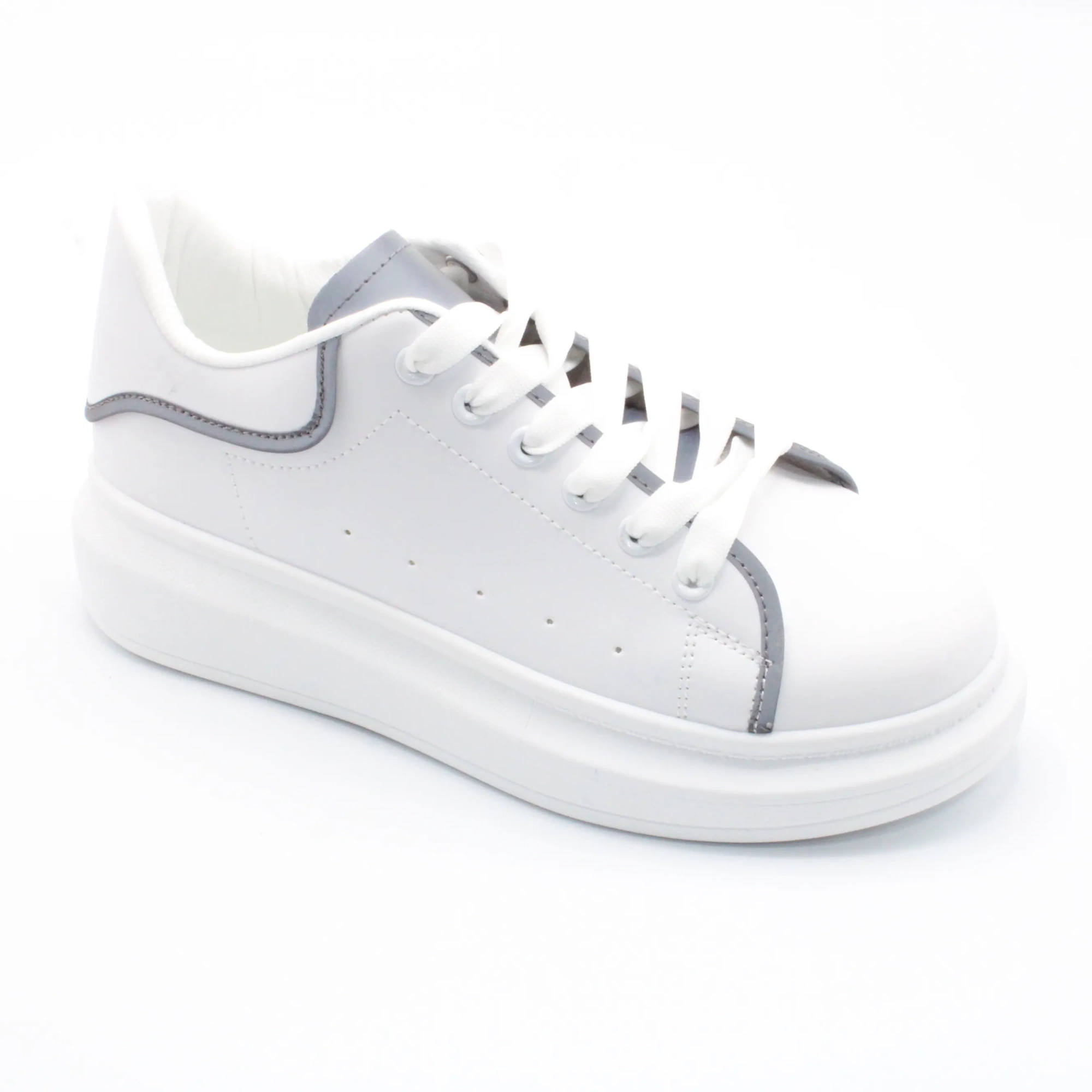 Женские весенние кроссовки белого цвета MERGE BS01-1009