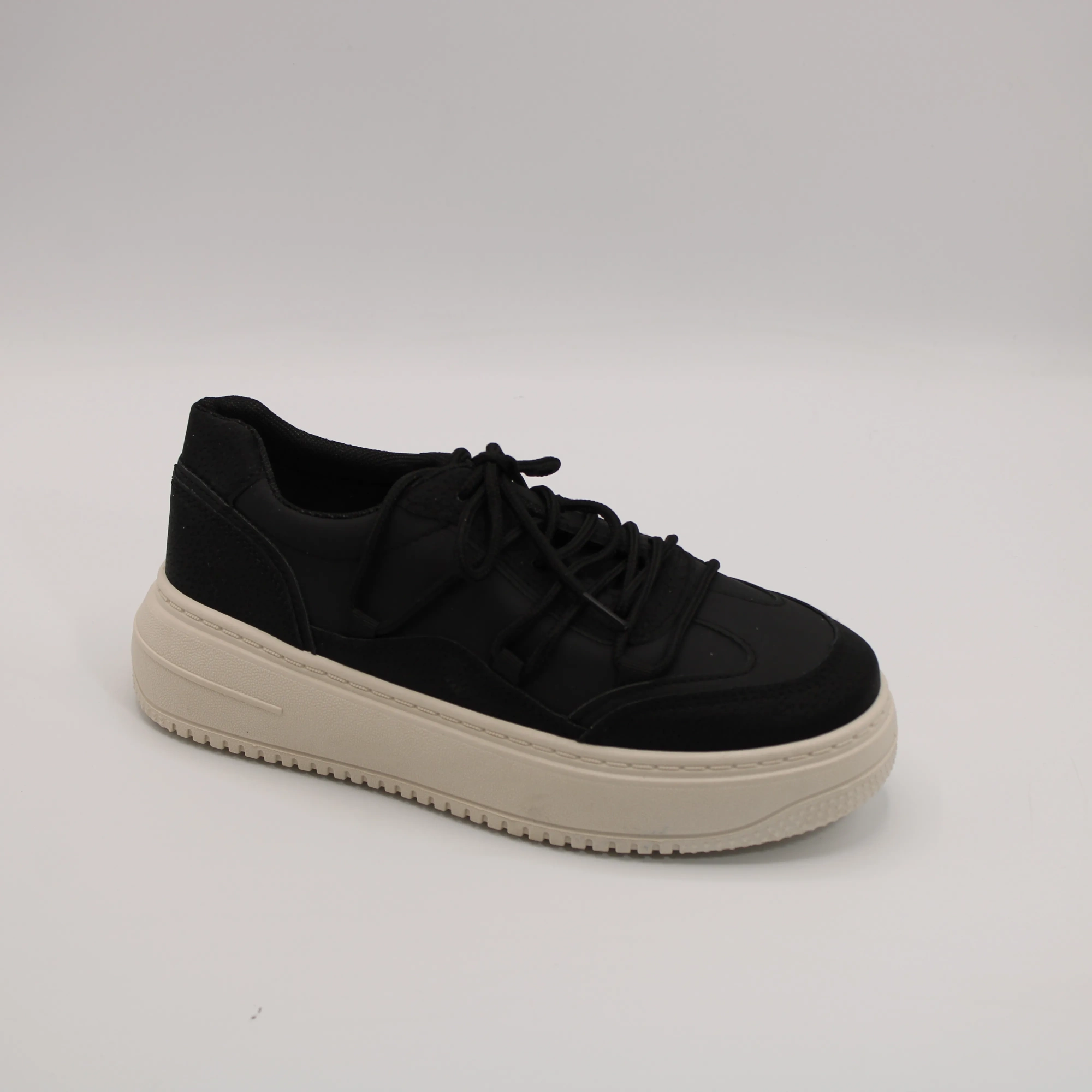 Женские кроссовки черного цвета MEITESI BS02-1585