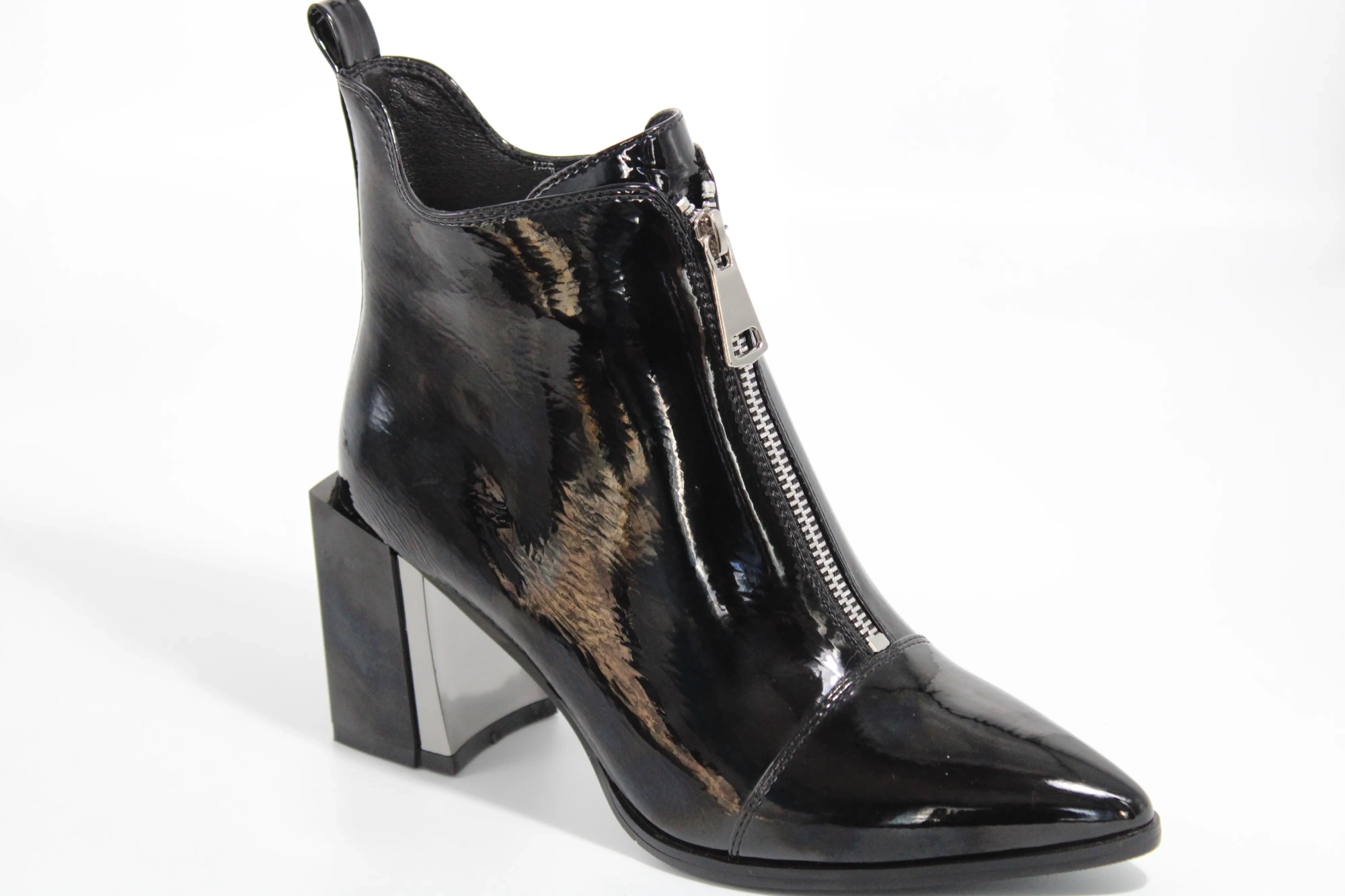 Женские весенние ботильоны черного цвета ADMLIS BS01-944