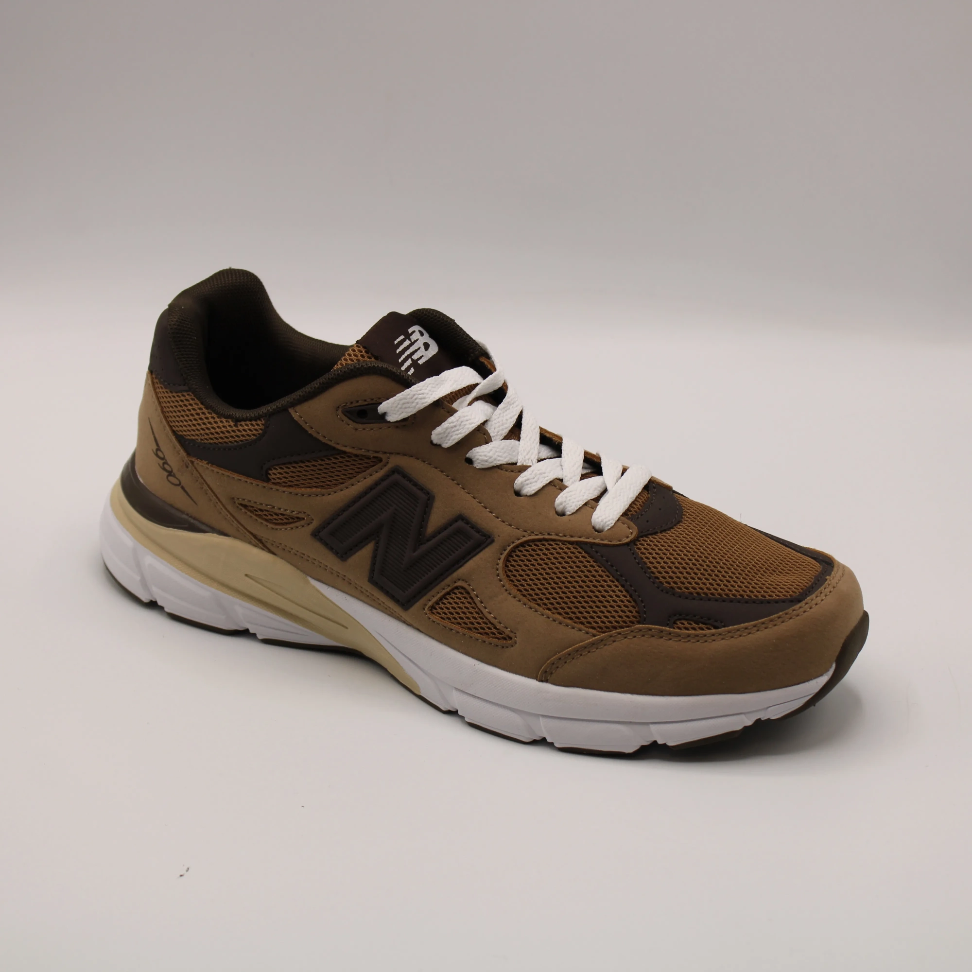 Мужские кроссовки коричневого цвета NB BS02-1618